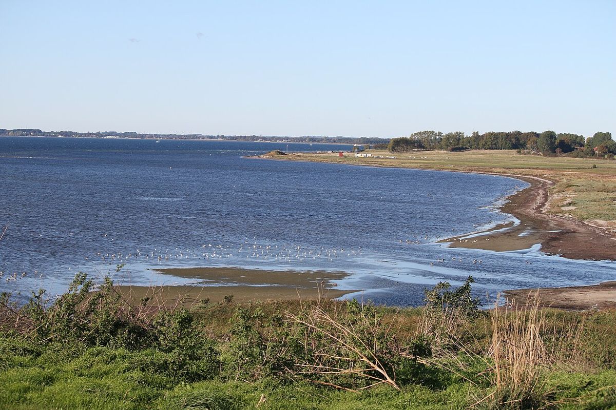 Lommabukten bay seen from the shore
