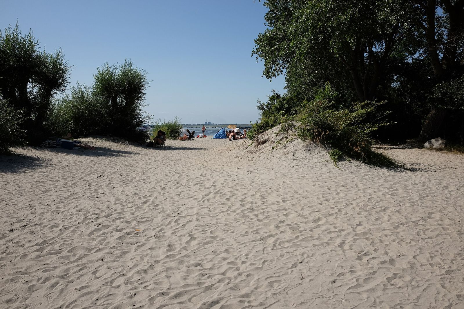 The shoreline at Bjärred with Barsebäck in the distance