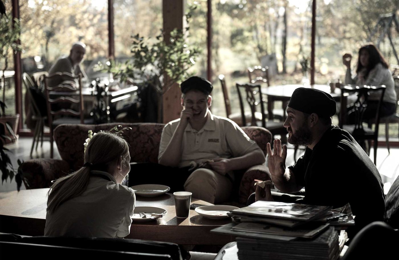 Guests in the café at Borgeby Stenugnsbageri