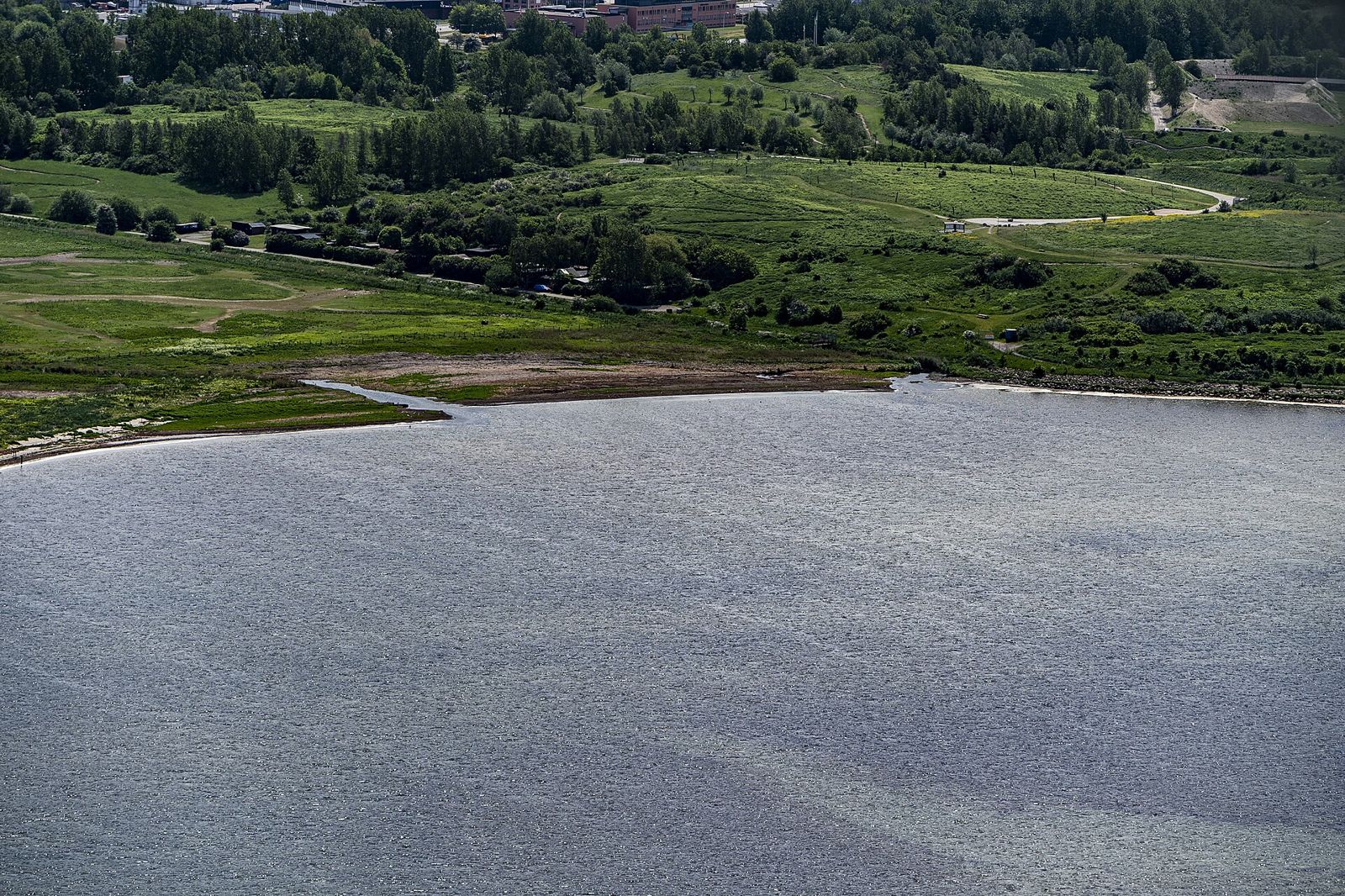 The southern part of Lommabukten bay