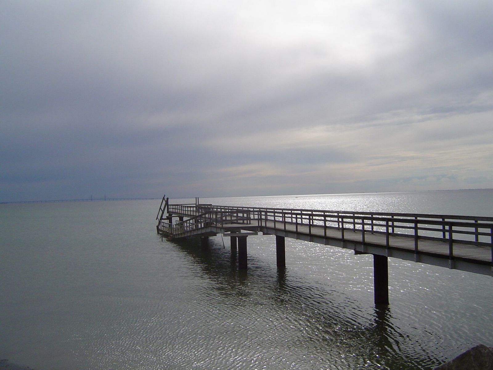 A jetty reaching into Lommabukten